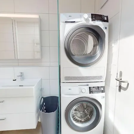 Stylish Penthouse In The - Sun 17 דירה