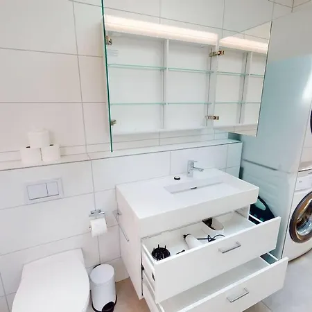 Stylish Penthouse In The - Sun 17