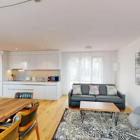 Stylish Penthouse In The - Sun 17 アパート