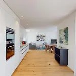 Stylish Penthouse In The - Sun 17 Apartment *