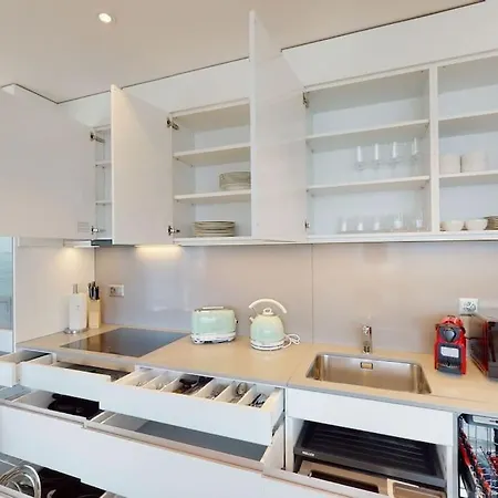 Stylish Penthouse In The - Sun 17 아파트 취리히