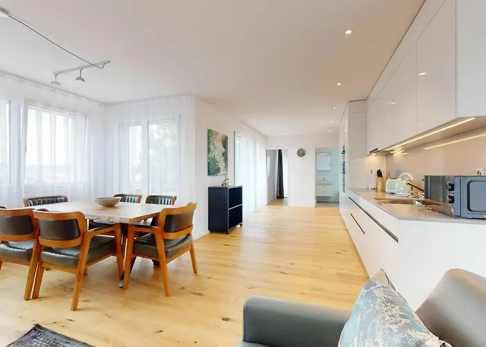 Stylish Penthouse In The - Sun 17 *