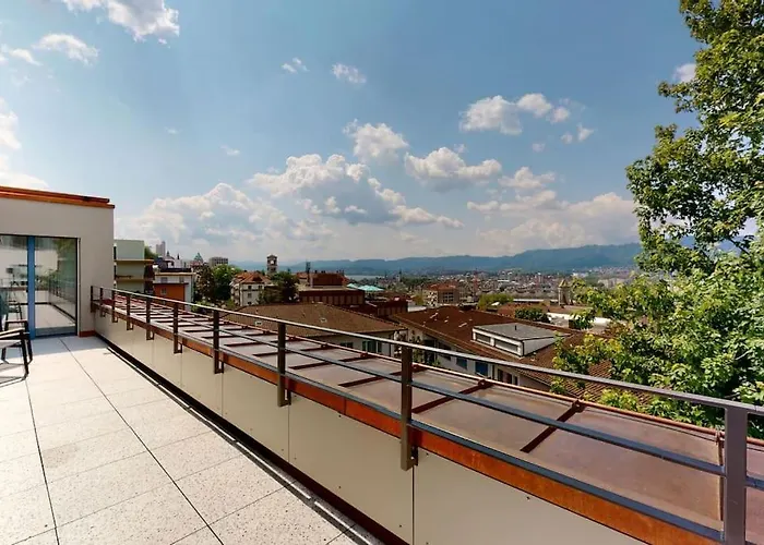 Stylish Penthouse In The - Sun 17 아파트